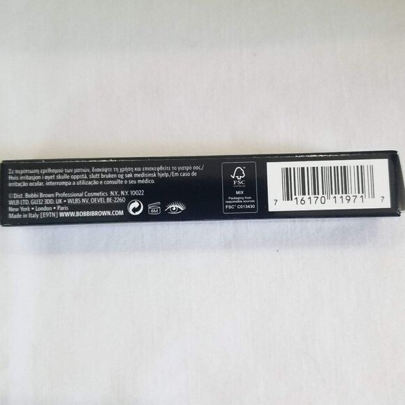 Bobbi Brown Cosmetics - Smokey Eye Mascara - Black - Picture 2 of 8